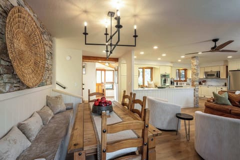 From morning coffee in the kitchen to movie nights on the sofa, this open layout is perfect for relaxing, entertaining, and making memories without missing a beat.