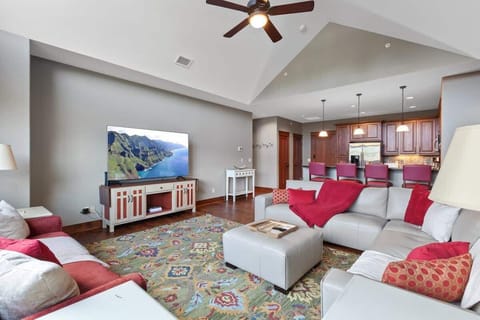 Bright living room with vaulted ceilings 