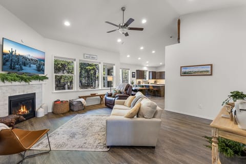 Indio Getaway- Open Floor plan