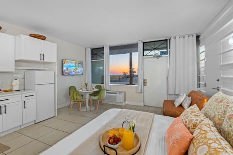 Inviting waterfront views right from the comfort of your bed.