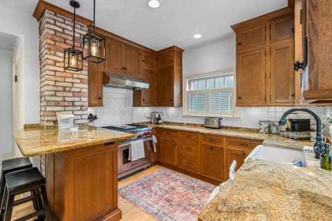 N57W6508 Center St - Cedarburg-22