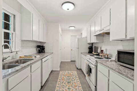 Fuel up for a day of adventure or wind down with a late-night snack. This kitchen has everything you need and more.