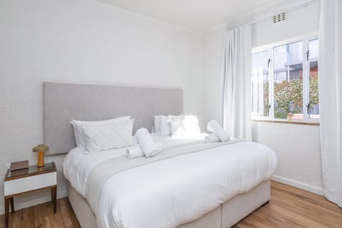 Kiandra Bantry Bay 1-Bed Near Beach & Shops (33333)