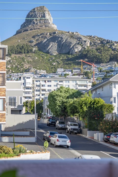 Kiandra Bantry Bay 3-Bed – Steps from Promenade (33403)