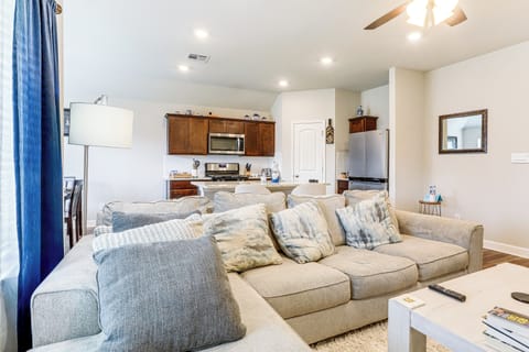 Living Room | Smart TV | Central A/C