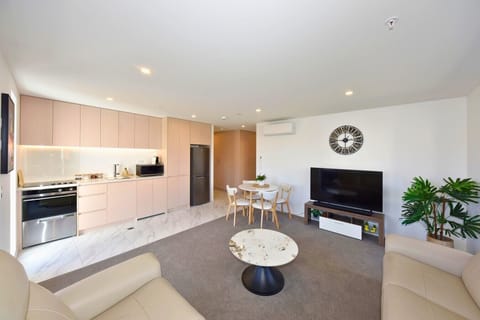 101 162 Manchester St (3) - Edited