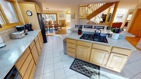 Kitchen has Regular and Keurig Coffee Makers, Cooking Island - Kitchen has Regular and Keurig Coffee Makers, Cooking Island