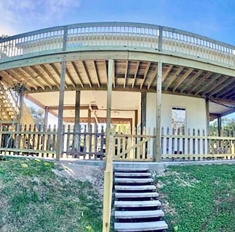 Rear deck view from the dock