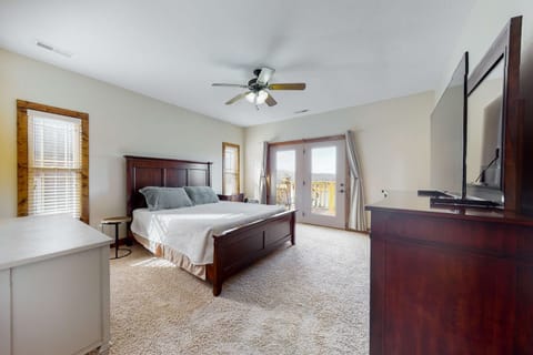 Unwind in style with serene views and elegant furnishings! Perfect for relaxation!