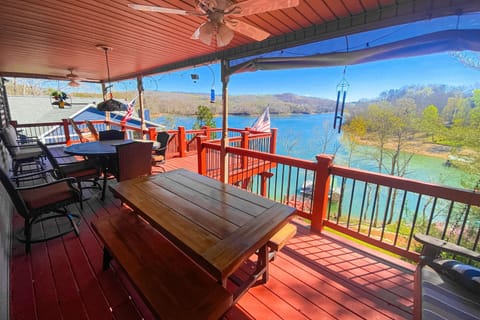 Scenic views and ample seating for dining or lounging by the water await you!