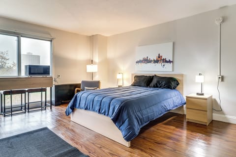 Detroit Vacation Rental | Studio | 1BA | 580 Sq Ft | Elevator Access