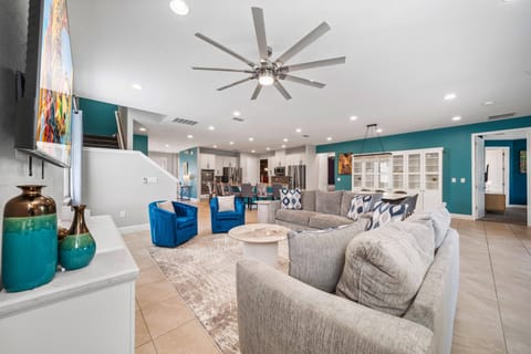 Living area with contemporary furniture