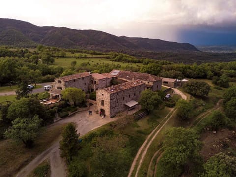 Le domaine de l'Astic, vielle ferme du 18eme rénovée authentiquement et avec charme.