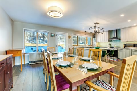 Dining Area | Dishware & Flatware | Main Level