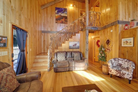 Linville Falls Vacation Rental | 3BR | 2BA | 2,100 Sq Ft | Stairs to Enter
