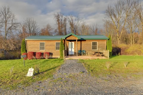 North Rose Vacation Rental | 1BR | 1BA | 500 Sq Ft | 2 Steps to Enter