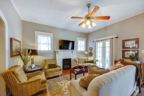 Texarkana Vacation Rental | 3BR | 1BA | 1,935 Sq Ft | 4 Steps to Enter