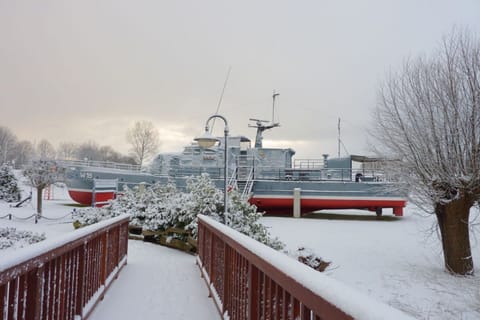 Immediate Surroundings [winter] (<1 km)