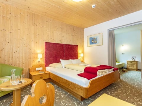 Double or 3-bed room comfort - Hotel Oberwirt Apartment in Viehhofen