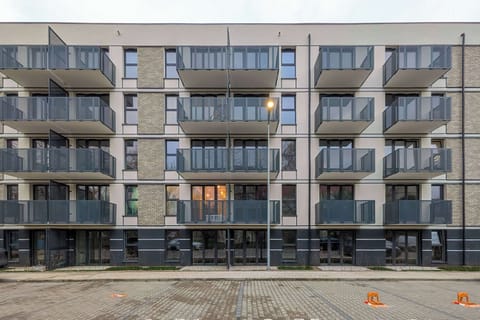 Enjoy easy access to the city's attractions from this well-located building.