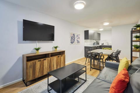 Apartment 7 Stanley Street, Liverpool - Host & Stay 