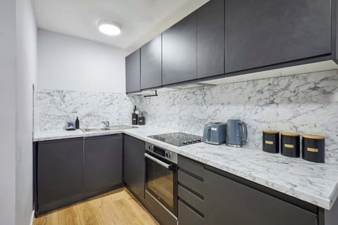 Apartment 4 Stanley Street, Liverpool - Host & Stay