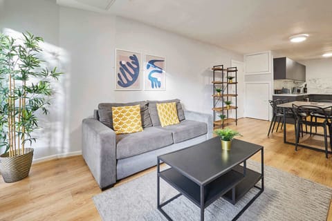 Apartment 6 Stanley Street, Liverpool - Host & Stay