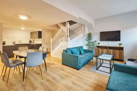 Apartment 8 Stanley Street, Liverpool - Host & Stay