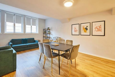 Apartment 8 Stanley Street, Liverpool - Host & Stay