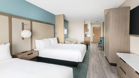 Amazing unit with 2 queen beds: perfect for a group vacation!