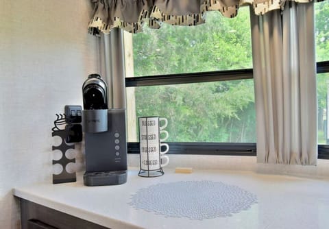 9a094fd7-a5f8-46f3-99e6-0f19331ab504