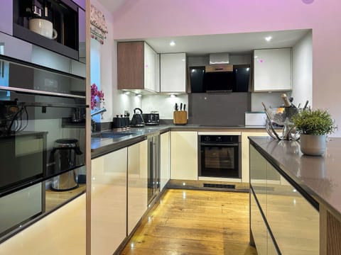 Kitchen | Mitton Barn, Belton