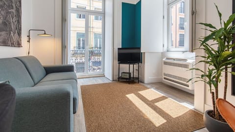 Lovely living room, with a comfortable sofa-bed, where you can relax while you listen to some music or watch your favourite shows #lovely #comfort #portugal #pt #lisbon