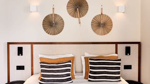 A comfortable queen bed freshly made with high-quality bed linen.

#comfort #quality #modern #andoliving #portugal #pt #lisbon