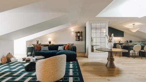 A peaceful living area with soft tones — perfect for relaxing after a day exploring Lisbon.
 #AndoLiving #Portugal #Santos #LisbonVibes #CozyMoments