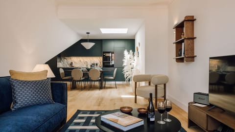 A peaceful living area with soft tones — perfect for relaxing after a day exploring Lisbon.
 #AndoLiving #Portugal #Santos #LisbonVibes #CozyMoments
