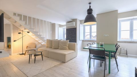 Relax in the inviting sitting area, where modern design meets ultimate comfort.
#modern #comfort #relax #portugal #pt #lisbon