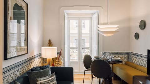 The remarkable design and plenty of natural light of the apartment will astonish you.
#design #naturallight #portugal #pt #lisbon