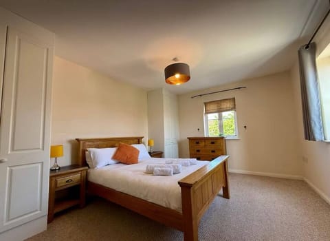 Updated photos pending.
Double bedroom super comfy bed and total standard linen 