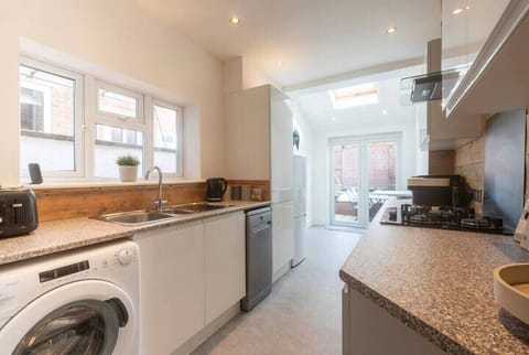 Complementary washing detergent and dishwasher tablets provided