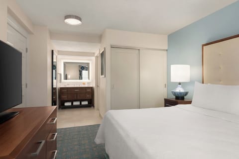 2 Queen Beds or 1 King Size Bed. Exact unit will be assigned upon arrival