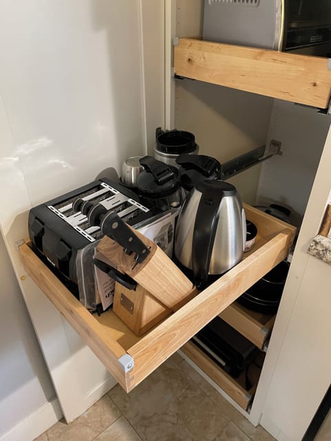 Toaster Kettle and Knives