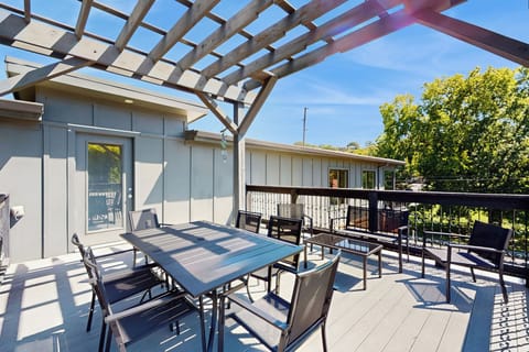 Chattanooga Vacation Rental | 2BR | 2BA | Stairs Required | 1,400 Sq Ft