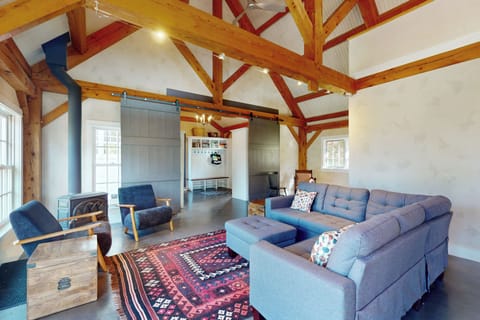 New Haven Vacation Rental | 4BR | 3.5BA | 2,200 Sq Ft | Stairs Required