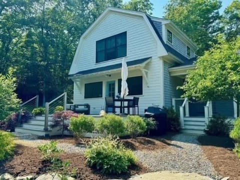 Good vibes grow here! (Especially on that amazing deck!)