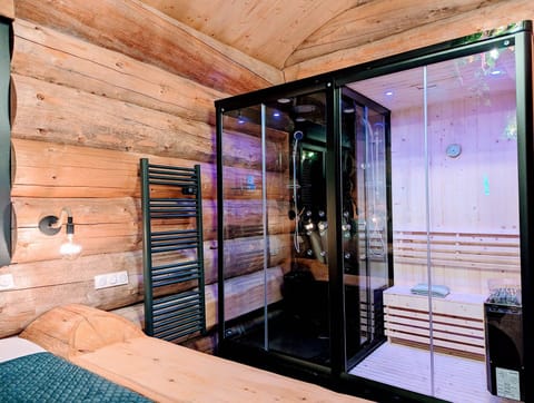 Cabine sauna, hammam et douche multijets – suite spa