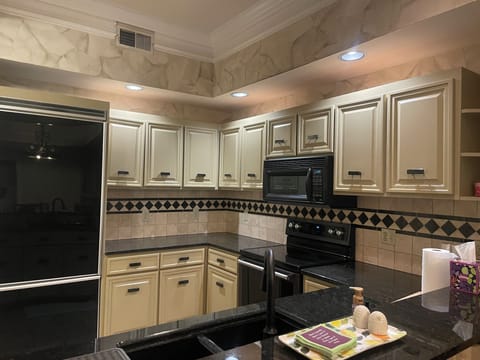 Fully equipped kitchen for the chef in you! 