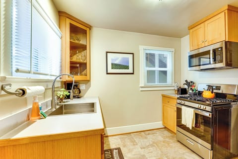 Kitchen | Cooking Basics | Drip & Keurig Coffee Makers