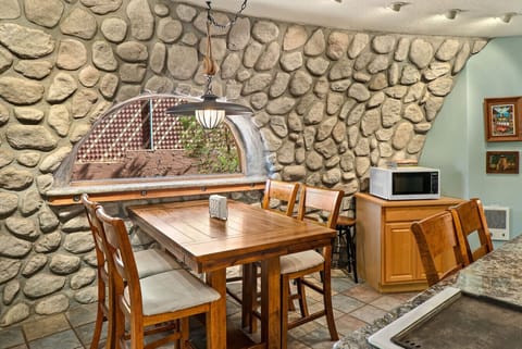 Dining area in kitchen