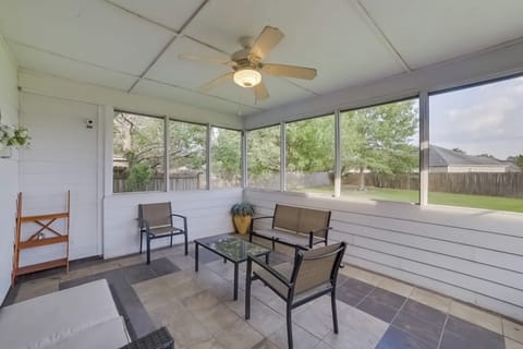 Enclosed Patio | Seating Area